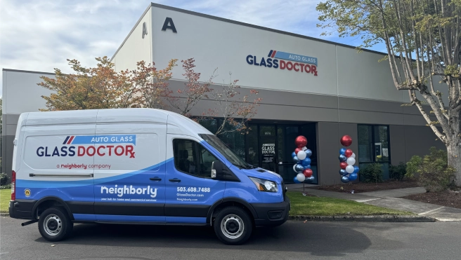 Glass Doctor Auto of Southwest Portland van parked in front of shop.