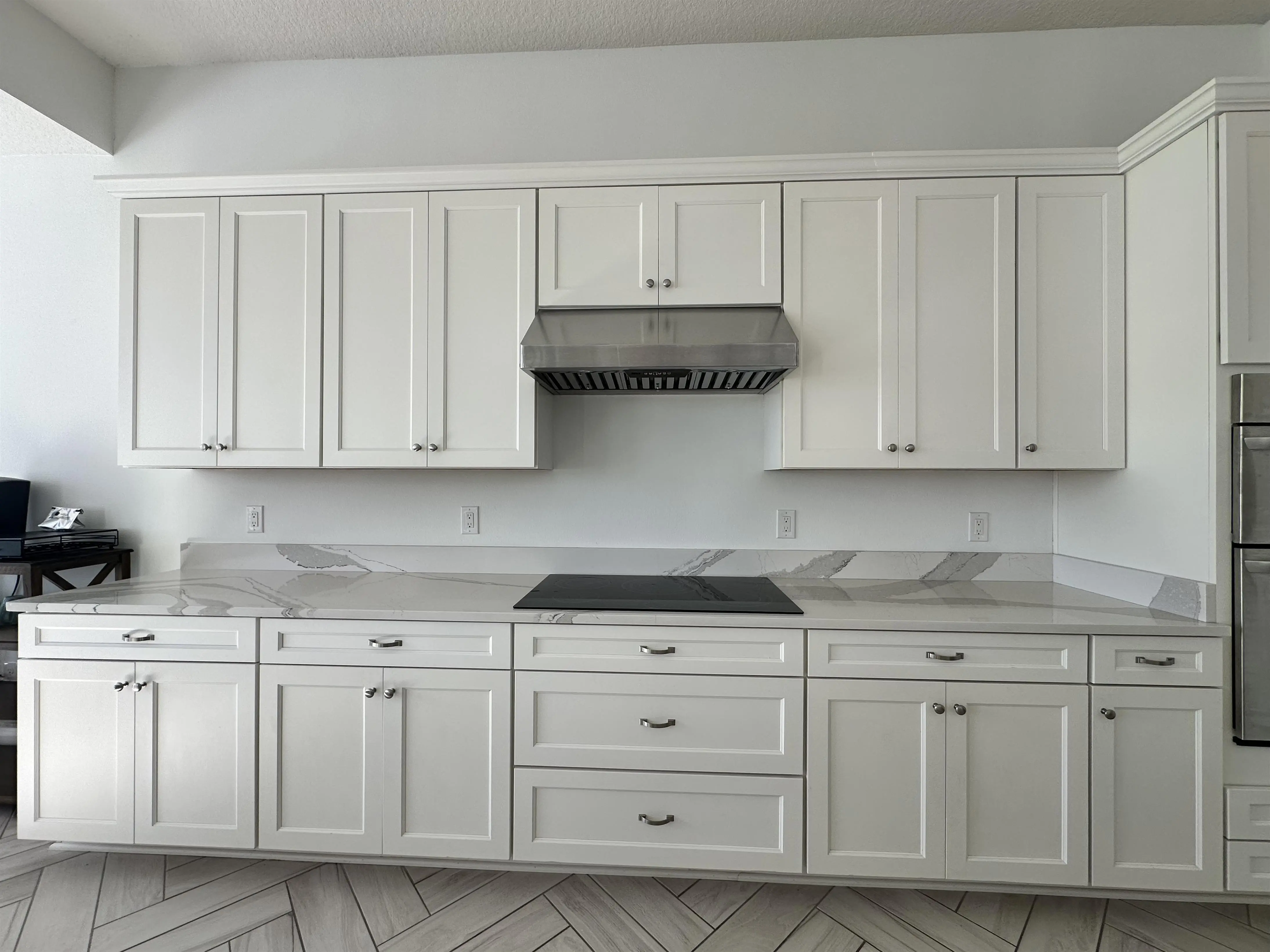 White kitchen wall